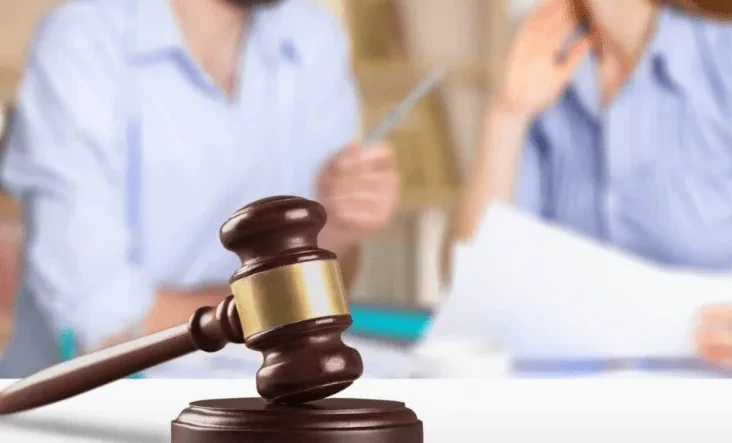 Qeveria zgjeron ndihmën juridike falas, më shumë kategori përfituese, mbulim më i gjerë i kostove