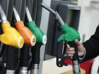 Kompanitë e naftës kërkojnë 12 mln euro dëmshpërblim nga qeveria për llogaritje të gabuar të çmimit