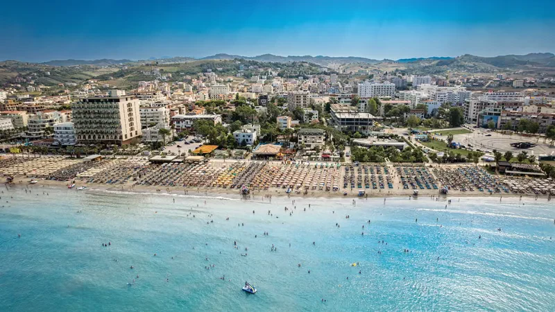 Vera turistike në Golem po humbet shkëlqimin