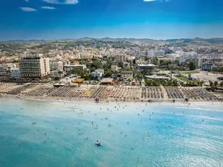 Vera turistike në Golem po humbet shkëlqimin