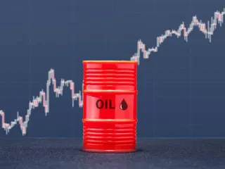 Nafta arrin në nivelin më të lartë në gjashtë javë, ndërsa lufta në Lindjen e Mesme përshkallëzohet