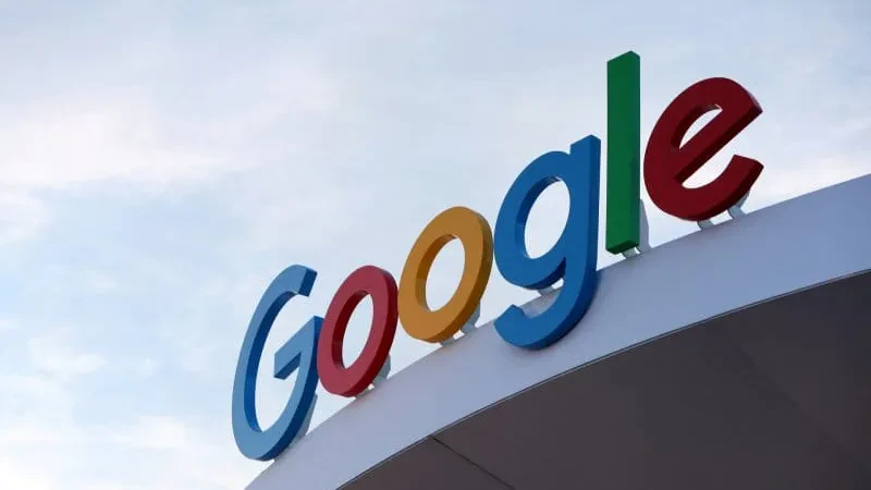 Google ndryshon politikën e spam në BE për të shmangur sanksionin antitrust