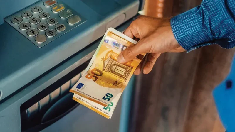 BSH vendos detyrime transparence për kursin e aplikuar në tërheqjet e parave nga ATM-të