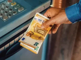 BSH vendos detyrime transparence për kursin e aplikuar në tërheqjet e parave nga ATM-të