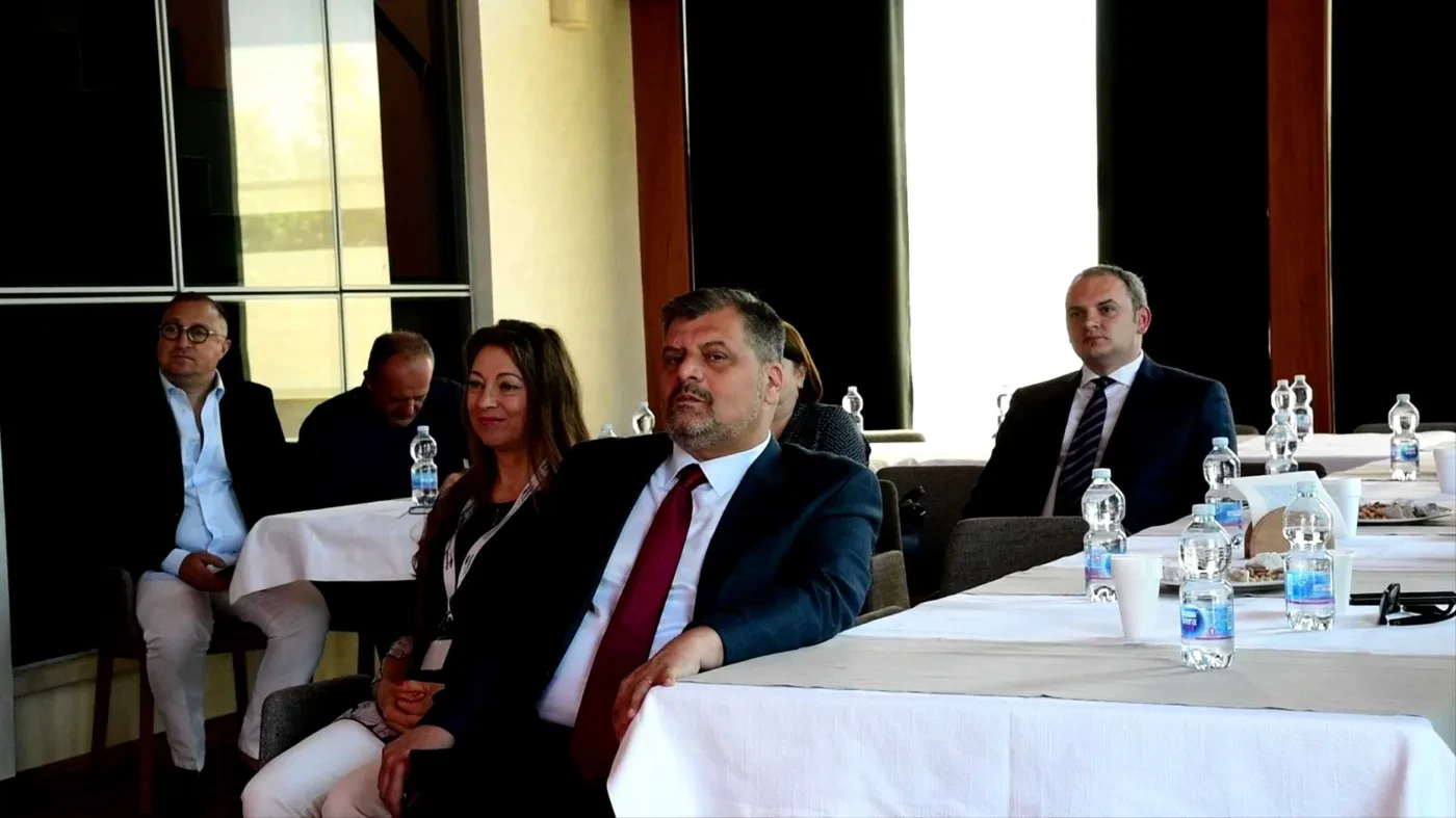 Aktivitet për promovimin e projektit "Tricolor.al" në  ambjentet e Ambasadës së Rumanisë në Shqipëri
