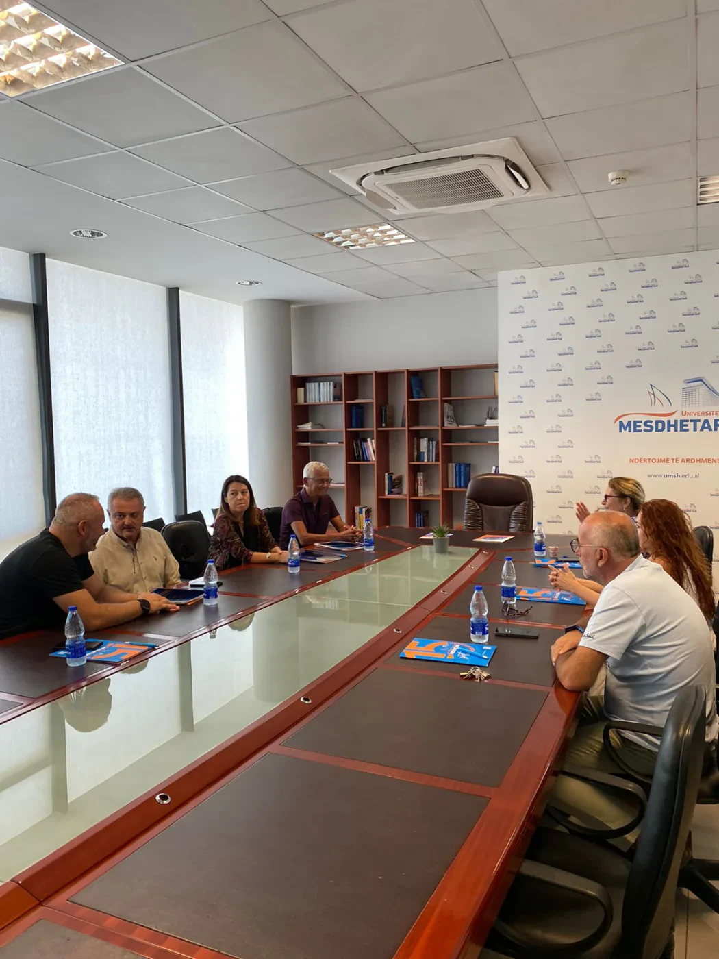 Ambasada e Rumanise ne Shqiperi promovon bashkepunimin ne Arsim dhe Teknologji mes Shqiperise dhe Rumanise