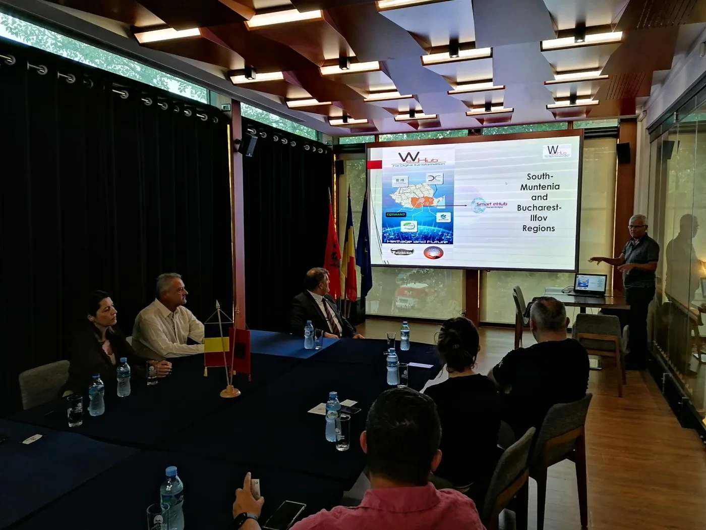 Ambasada e Rumanisë në Shqipëri organizon tryezë të rrumbullakët për eHUB në Tiranë