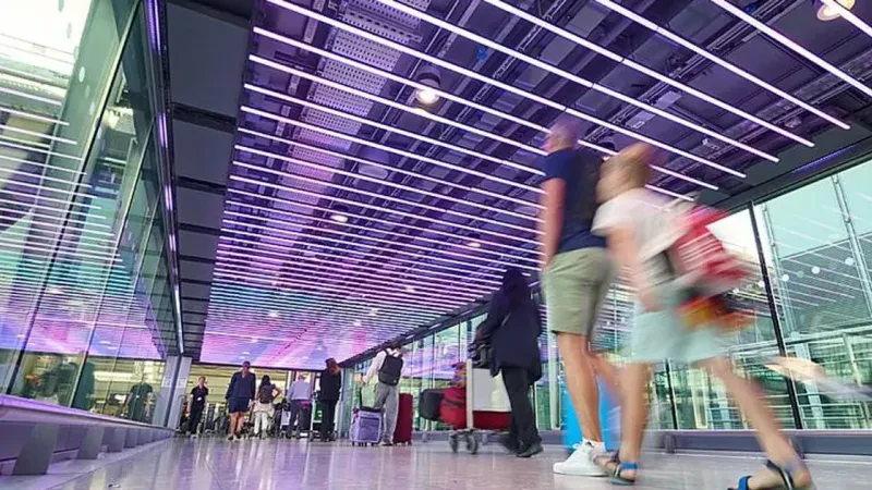 Britania heq pasaportat në pikat kufitare: Si do të funksionojë sistemi i ri deri në 2027