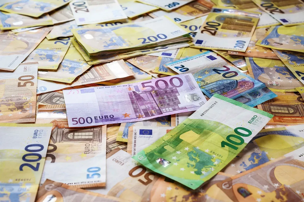 Kufiri i pagesave cash mes bizneseve në Kosovë ulet në 300 euro