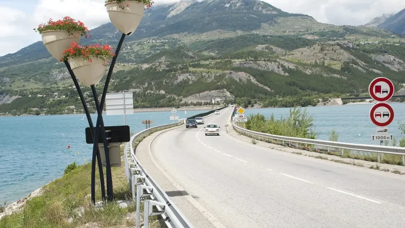 Rrjeti i korridoreve të transportit po transformon ekonominë e Ballkanit