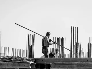Vetëm 4% e bizneseve shqiptare punësojnë nga rajoni, Mali i Zi kryeson me 18%