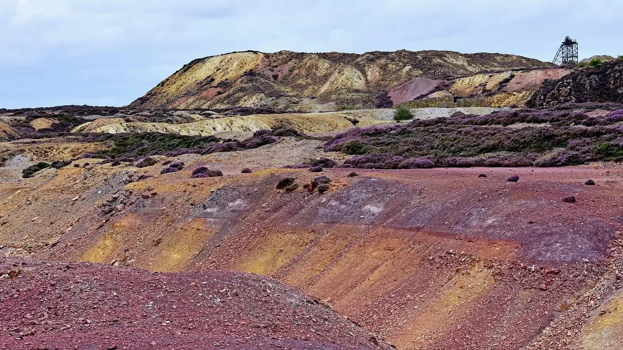 Mineralet kritike dhe industria: Shqipëria kërkon të rrisë vlerën e shtuar të pasurive nëntokësore