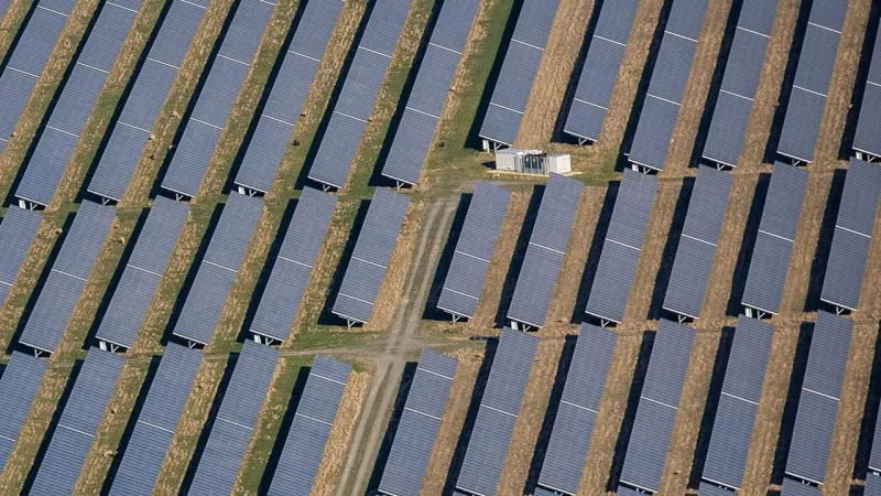 Rezolv Energy siguron deri në 561 milionë euro për projektin gjigant diellor në Rumani