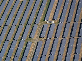 Rezolv Energy siguron deri në 561 milionë euro për projektin gjigant diellor në Rumani