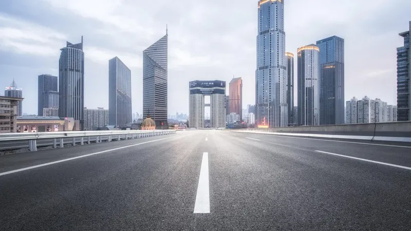 Kina rritet me 4.5% në tremujorin e tretë të 2026, mbi pritshmëritë e ekonomistëve