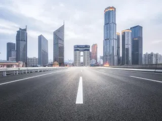 Kina rritet me 4.5% në tremujorin e tretë të 2026, mbi pritshmëritë e ekonomistëve