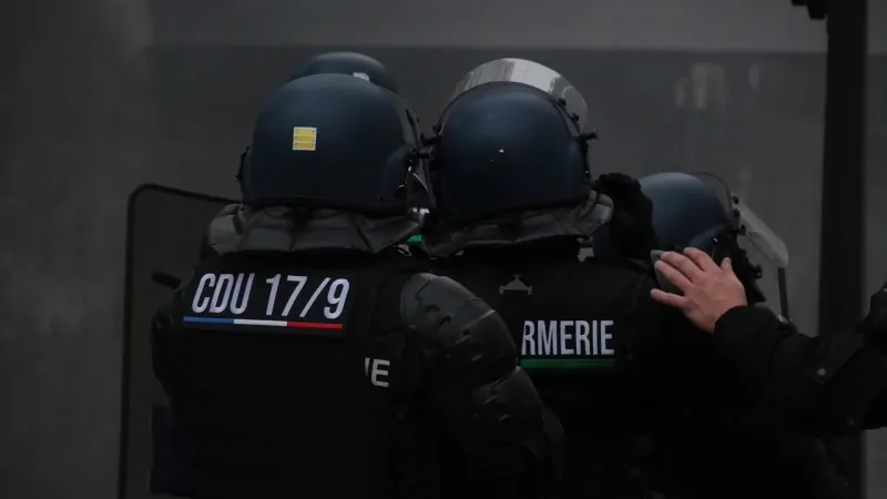 Lecornu urdhëron shtetrrethime të pjesshme në Francë pas një fundjave dhune dhe plaçkitjesh