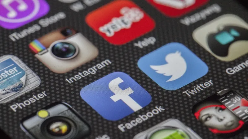 Norvegjia zgjeron ndalimin e rrjeteve sociale për të miturit nën 16 vjeç edhe te lojërat online