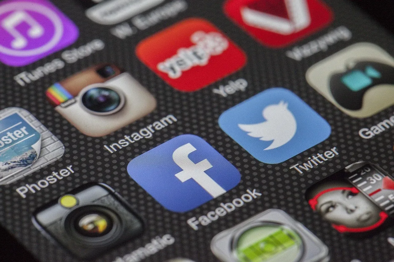 Norvegjia zgjeron ndalimin e rrjeteve sociale për të miturit nën 16 vjeç edhe te lojërat online