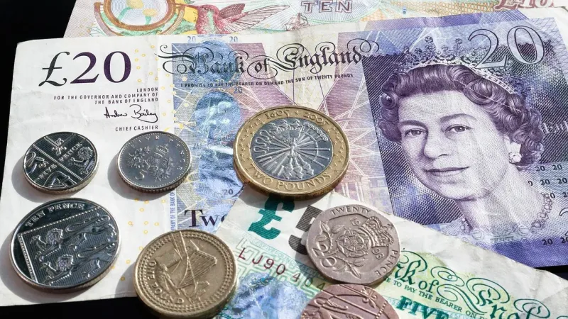 Inflacioni në Mbretërinë e Bashkuar ngjitet në 3,5%, borxhi publik kapërcen 3 trilionë paund