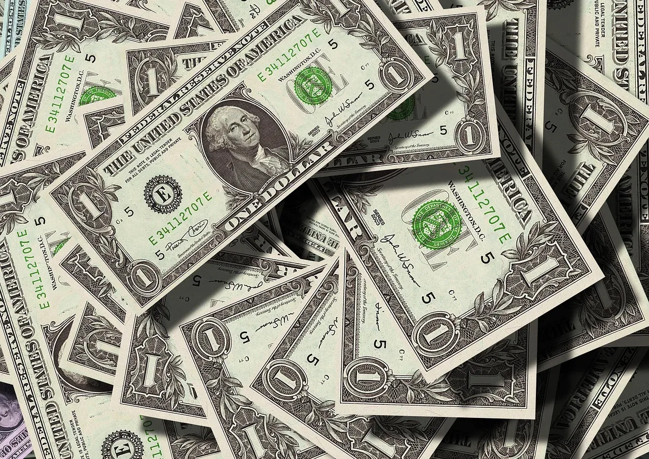 Banka Botërore: vetëm 40–45% e shqiptarëve me llogari bankare përdorin pagesa digjitale
