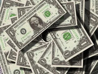 Banka Botërore: vetëm 40–45% e shqiptarëve me llogari bankare përdorin pagesa digjitale