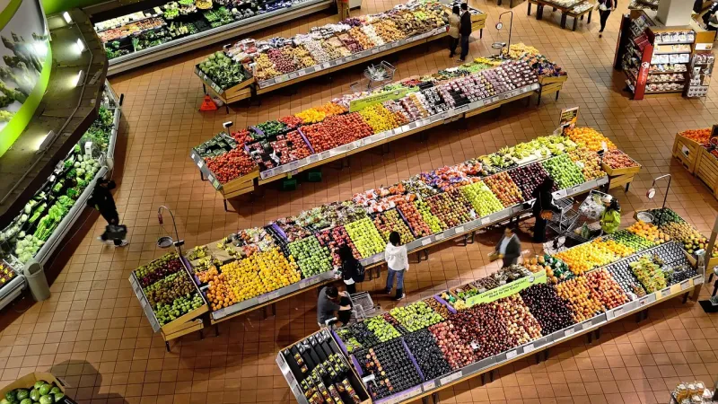Qeveria ul TVSH-në për 54 ushqime bazë në 6%, norma standarde rritet nga 20% në 21%
