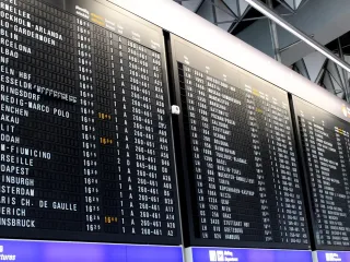 Kompensimi për vonesat e fluturimeve: TAP, LOT dhe Wizz Air më korrektet, Ryanair ndër të fundit