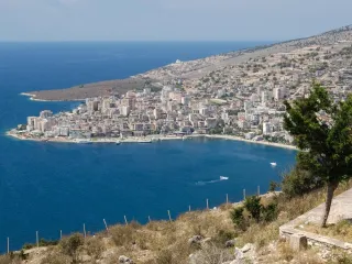 Porti i Sarandës kryeson për udhëtarët në tremujorin e tretë 2026, Durrësi mbetet porta e mallrave